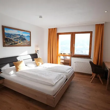 Konukevi Dachsteinhof 3*