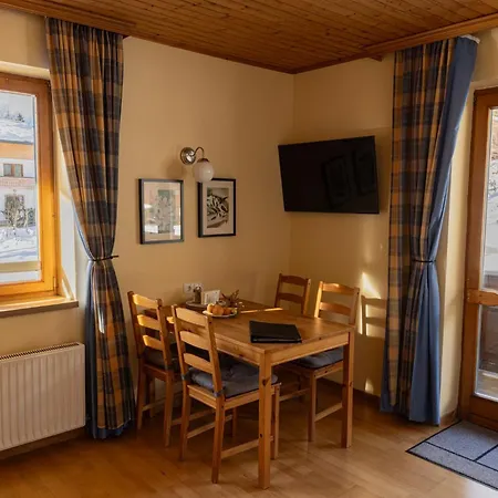 Konukevi Dachsteinhof 3*