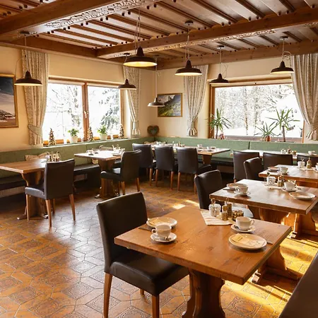 Dachsteinhof Guest house 3*