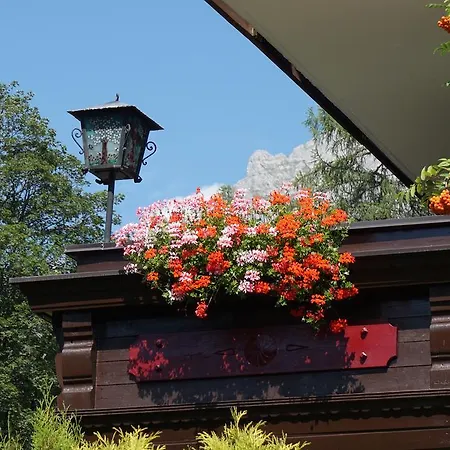 Konukevi Dachsteinhof Ramsau am Dachstein